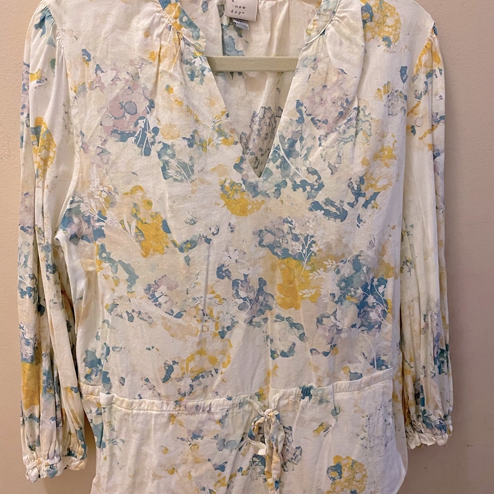 “Anewday” floral top. XXL